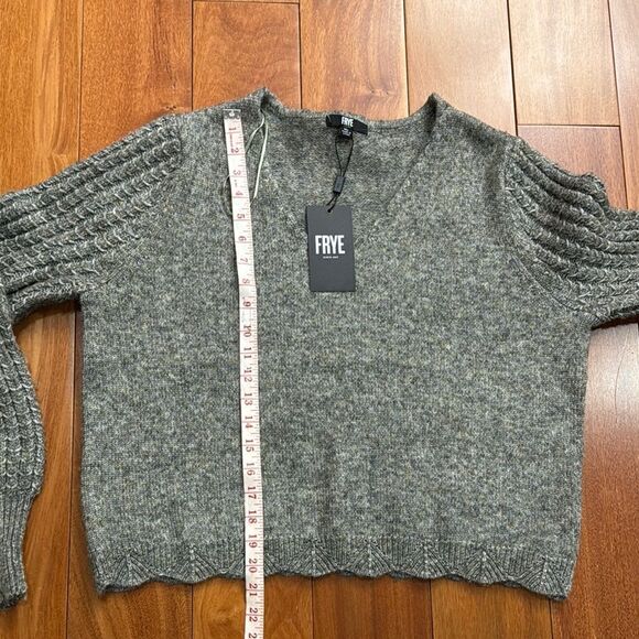 NWT Frye Gray V-Neck Sweater with Long Sleeves in size XL. - Picture 8 of 8